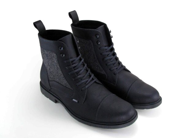 Botas para hombre en cuero negro marca armori